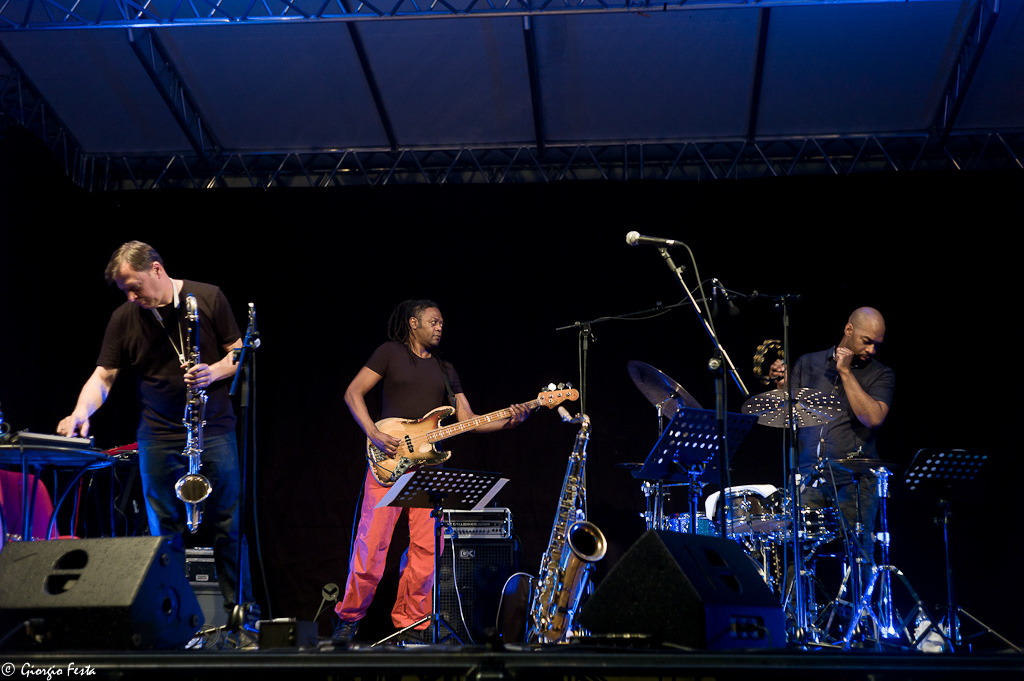 Concerto 8 luglio - CHRIS POTTER trio - PIAZZA TEBALDO BRUSATO fotografie di Giorgio Festa