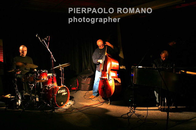 JazzClub dell'Antica Birreria Alla Bornata - 05.12.2005 concerto Birro - Testa - Bagnoli trio - Fotografie di PIERPAOLO ROMANO