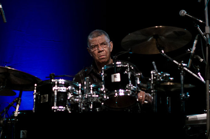 Dal Giornale di Brescia "DeJohnette, jazz oscuro che viene dallo spazio"